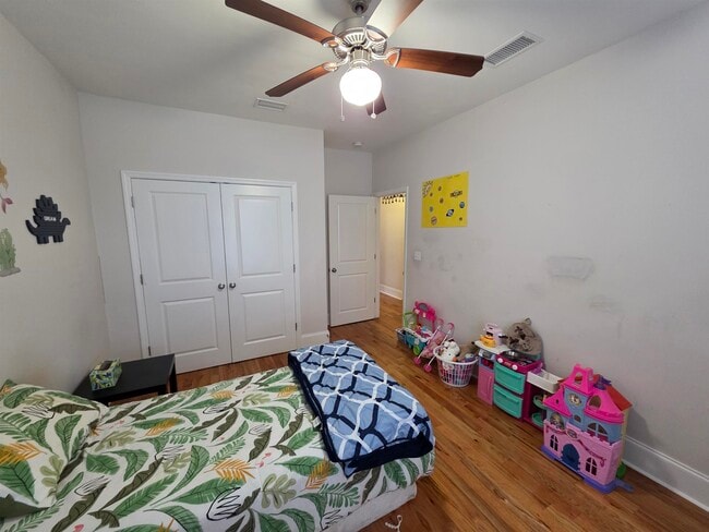 Building Photo - 2521 Lantana Ln