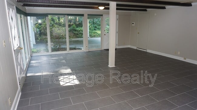 Building Photo - 529 Bardon Rd NW