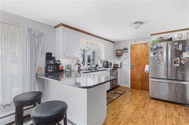 Building Photo - 27 Westwood Dr