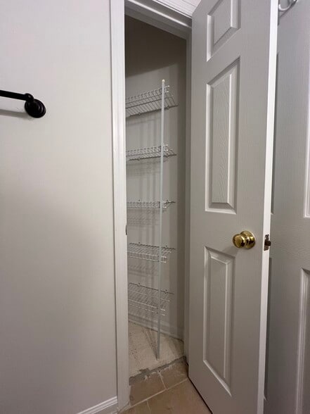 Building Photo - 5343 Tidewater Dr