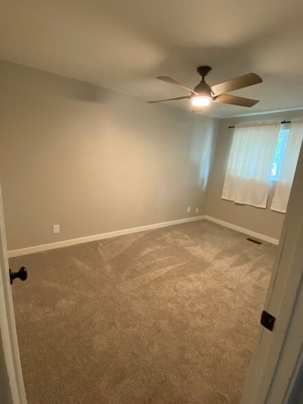 Building Photo - 640 S Sunset Dr