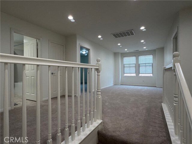 Building Photo - 33 Latitude