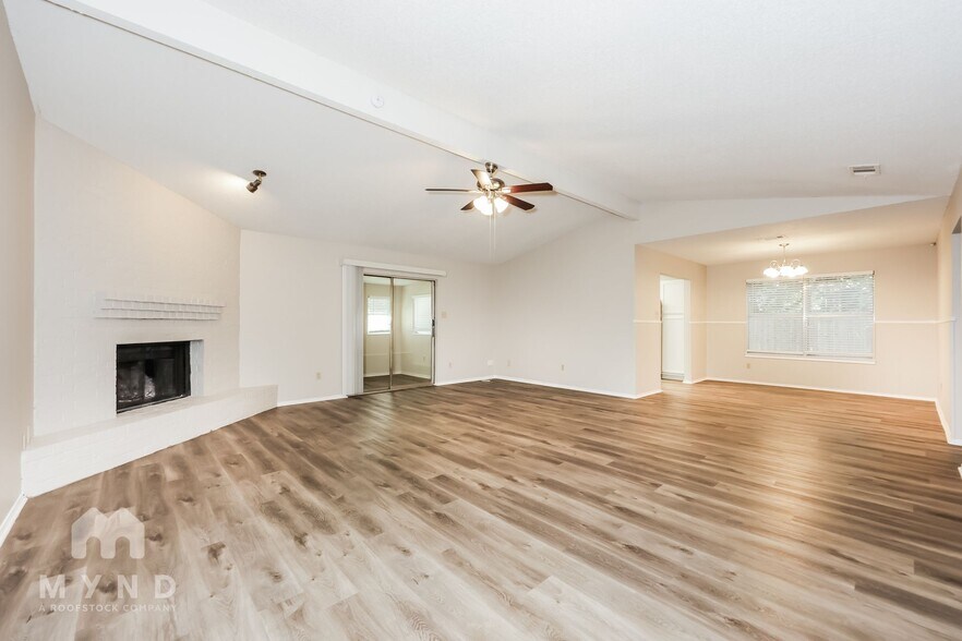 Building Photo - 4303 Gentle Springs Dr