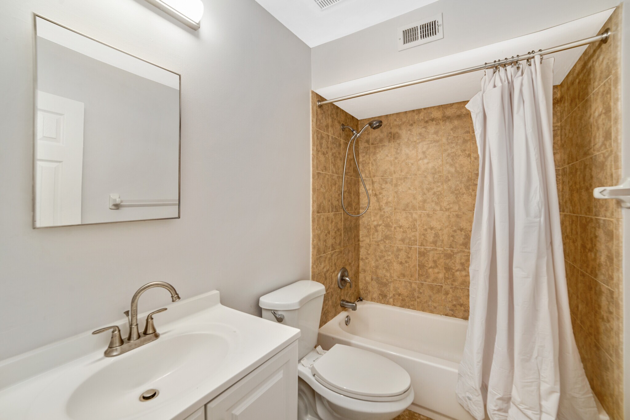 Building Photo - 4307 SW 70th Ter