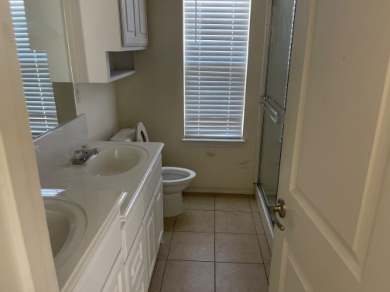 Building Photo - 412 Windridge Dr