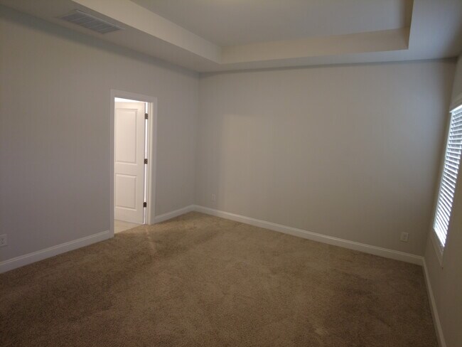 Building Photo - 111 Hanover Ct