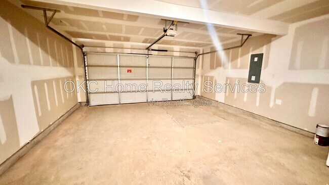 Building Photo - 20404 Deer Creek Dr