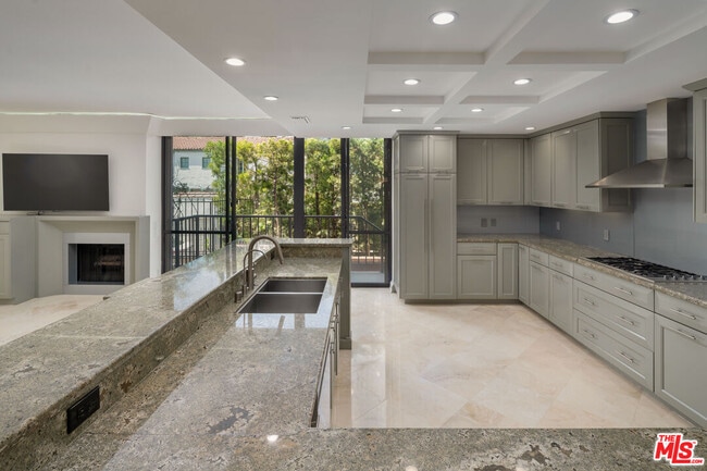 Building Photo - 211 S Spalding Dr