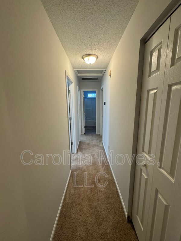 Building Photo - 9 Ivy Spring Dr