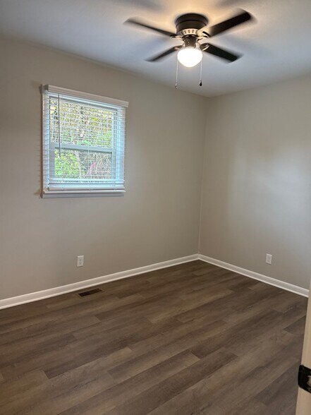 Building Photo - 1247 Pleasant View Dr