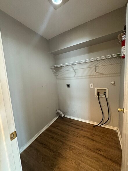 Laundry - 6931 Grapevine Lk