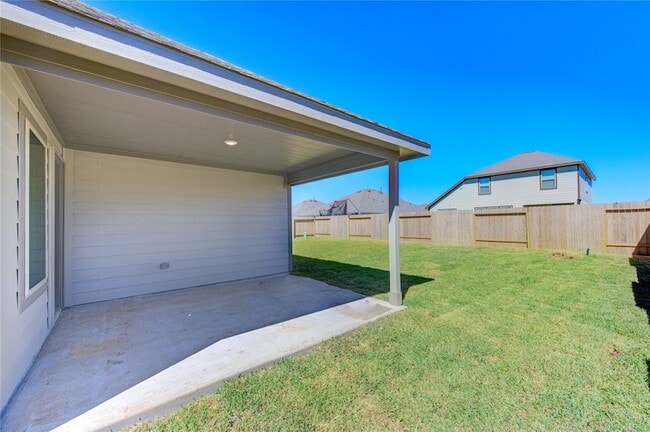 Building Photo - 5023 Lavaridge Dr