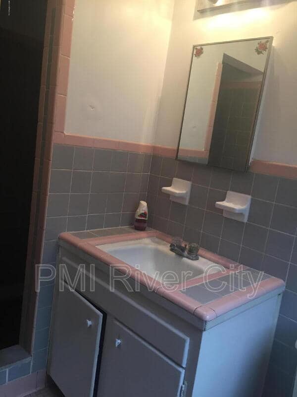 Building Photo - 7473 Greenway Dr