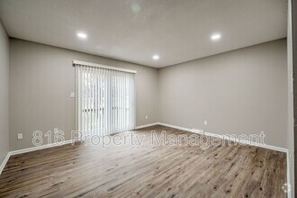 Building Photo - 1107 E Sea Ave