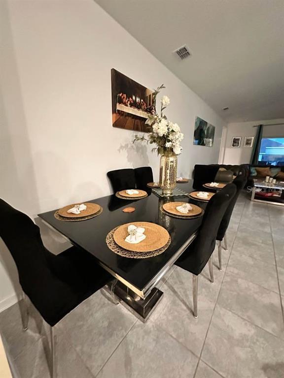 Building Photo - 684 Sand Pne Ln