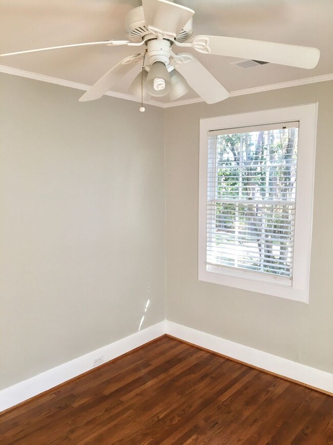 Building Photo - Forest Acres
