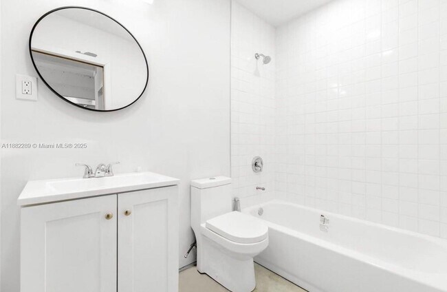 Building Photo - 860 NE 78th St