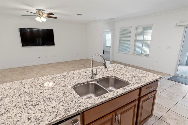 Building Photo - 73 Fairbank Ln