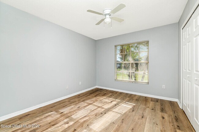 Building Photo - 2187 Hedgerow Dr