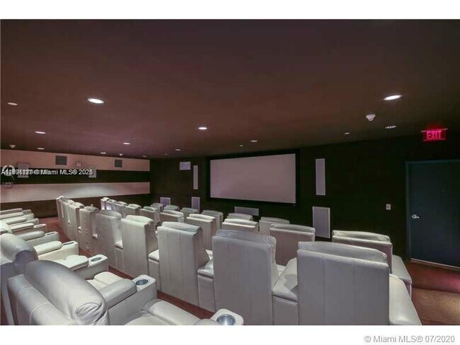Building Photo - 900 Biscayne Blvd