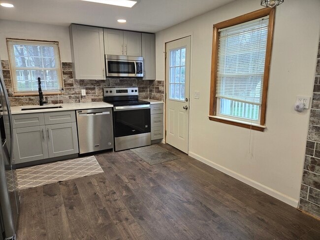 Building Photo - 177 Morse St