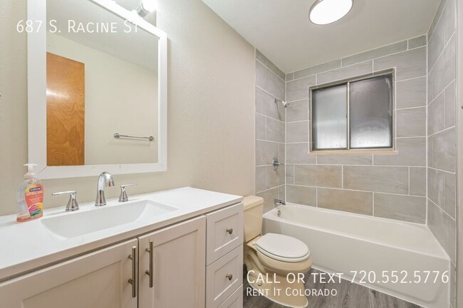 Building Photo - 687 S Racine St