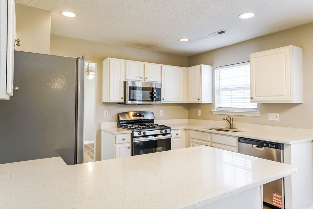 Building Photo - 4920 Alenja Ln