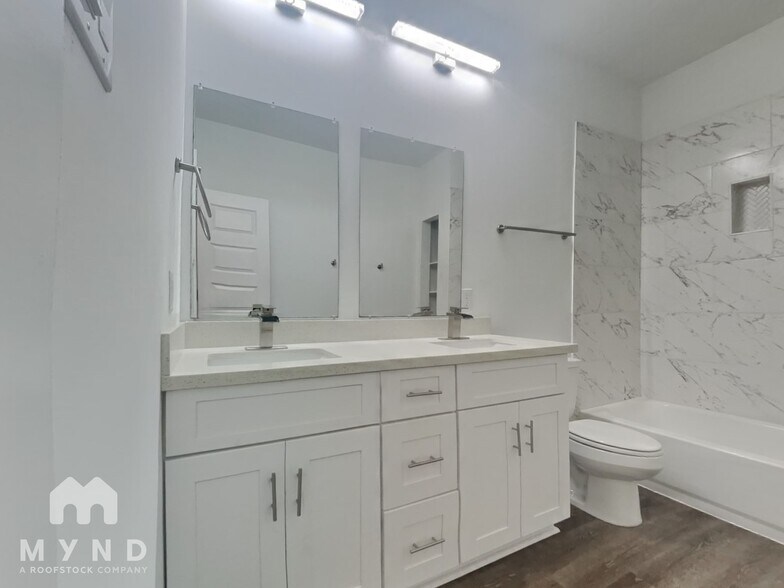 Building Photo - 7922 Jester St