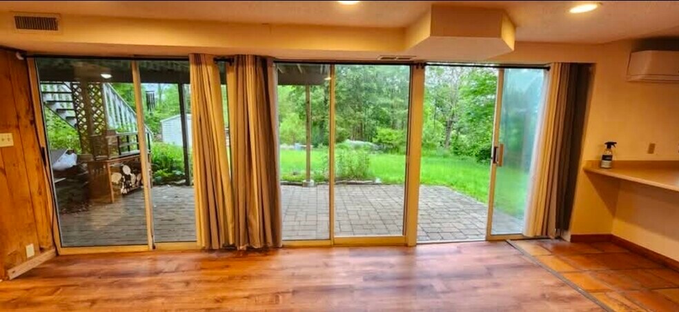 Building Photo - 84 Clapboard Ridge Rd