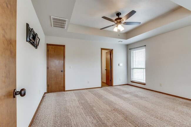 Building Photo - 1046 Phils Way