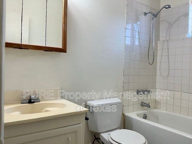 Building Photo - 308 Highland Estates Dr