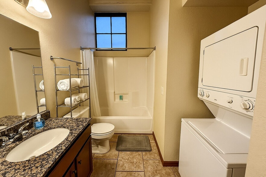 Building Photo - 521 N Jefferson Ave