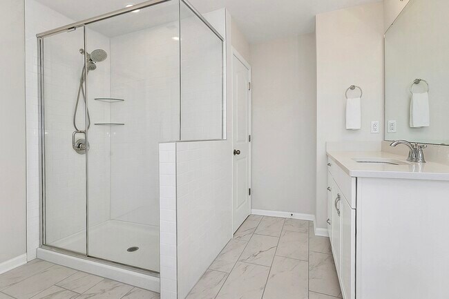 Building Photo - 17022 Carolina Pine Row