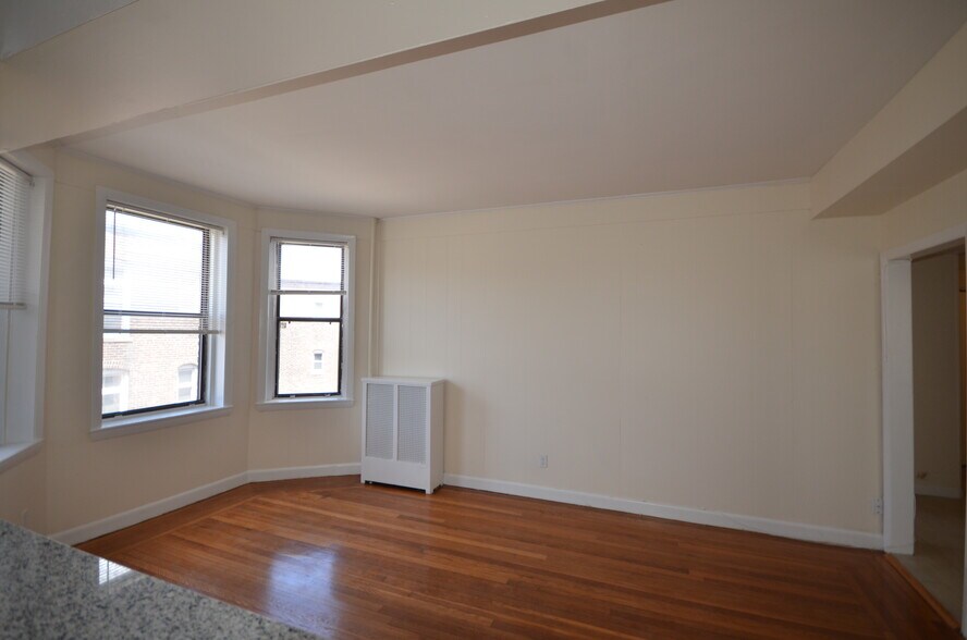 Building Photo - 1165 Commonwealth Ave