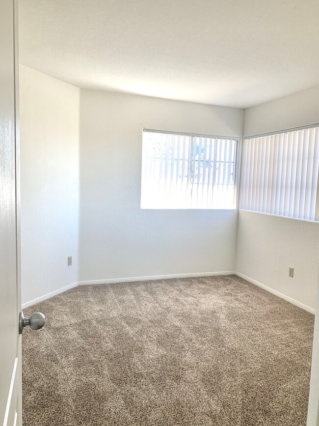 Building Photo - Spacious 4BD/2.5BA Home in Chula Vista - $4,295/mo!!