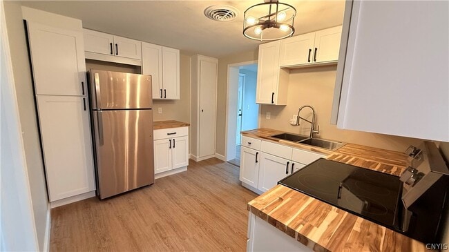 Building Photo - 4900 Bear Rd