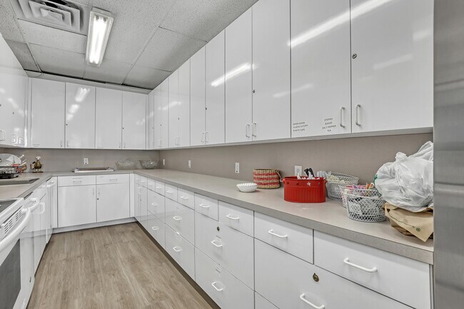Building Photo - 3546 S Ocean Blvd