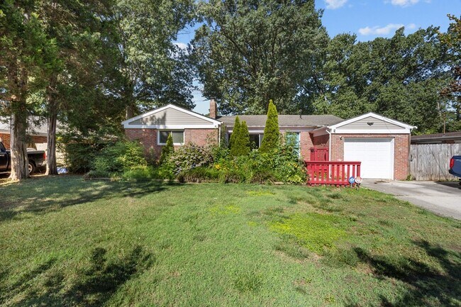 Building Photo - 1204 Fontana Ave