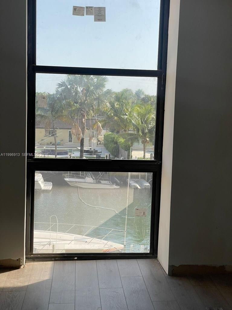 Building Photo - 2350 NE 135th St