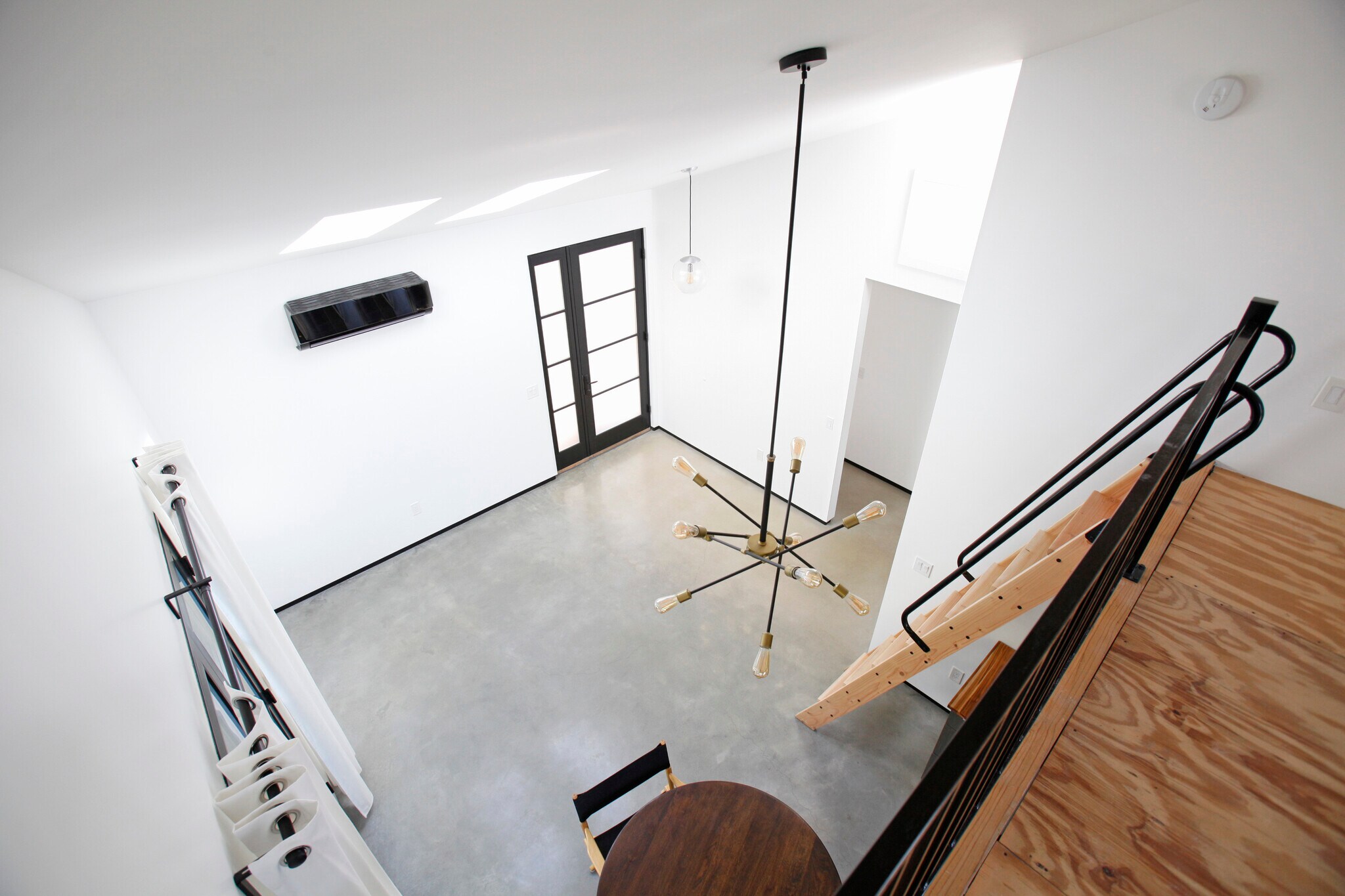 Building Photo - 6345 Babcock Ave