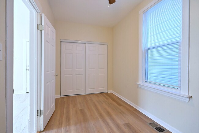 Building Photo - 8602 S Muskegon Ave