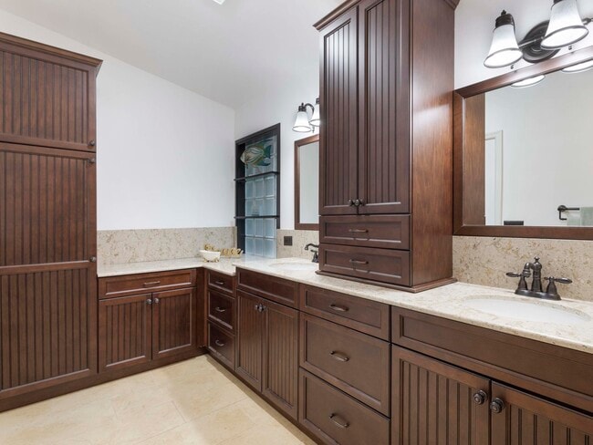 Building Photo - 9734 Harbour Lake Cir