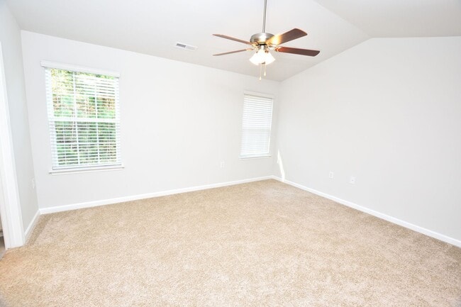 Building Photo - 468 Rosemount