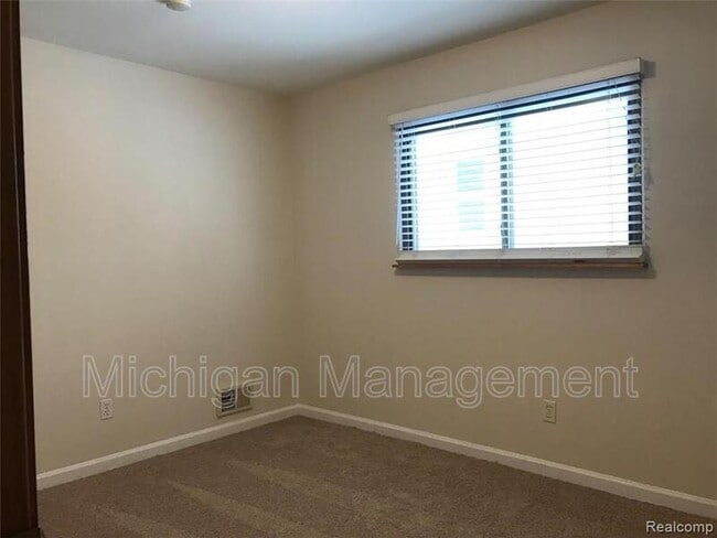 Building Photo - 27066 Brettonwoods St