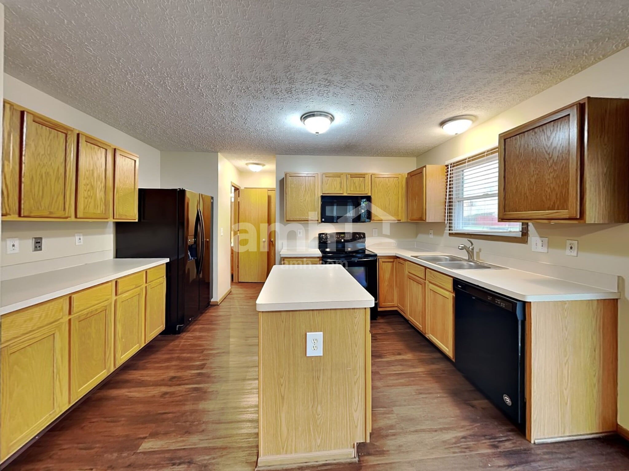 Building Photo - 1840 Pine Grove Pl