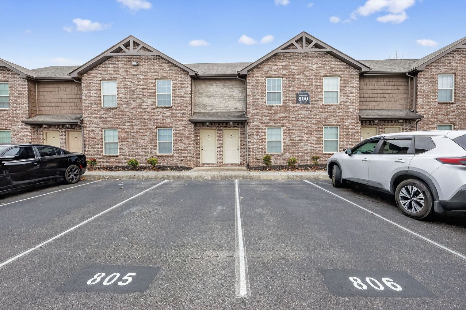 Building Photo - 150 Fairview Ln