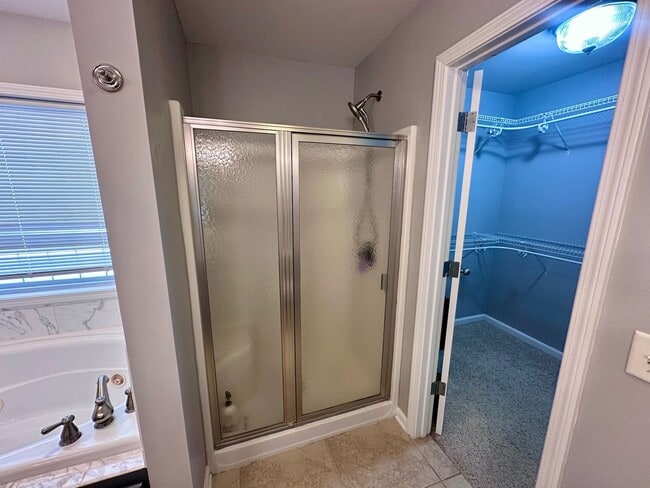 Building Photo - Available NOW -104 Planters Court