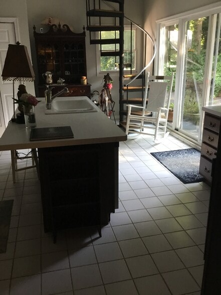 Kitchen - 1138 Swinks Mill Rd