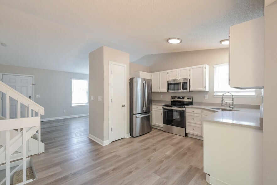 Building Photo - 5763 S Quatar Cir