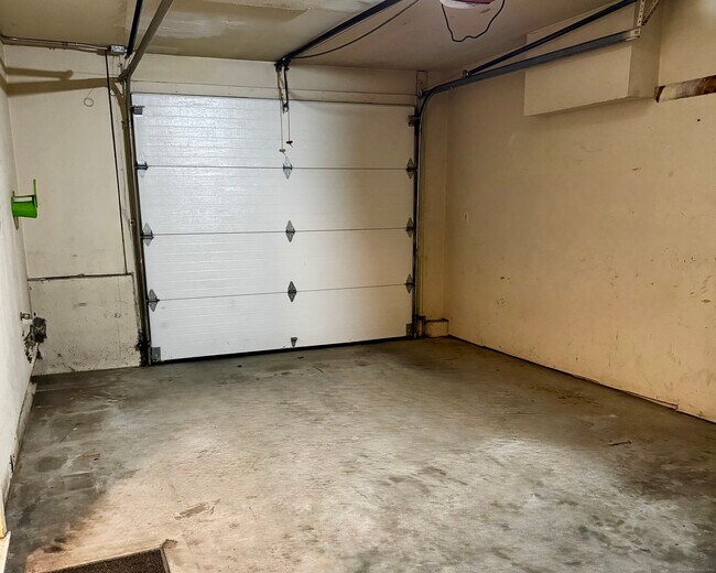 Building Photo - 1118 Foxboro Dr